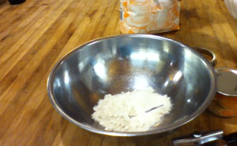 LakamiÌin still 10: Flour in bowl